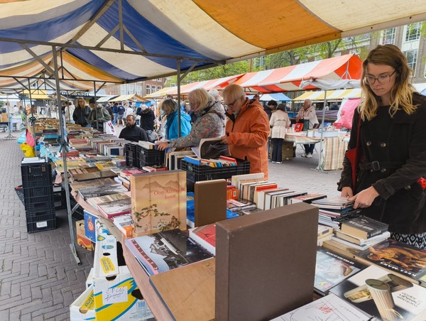 250617 Boekenmarkt Louis Tinner3